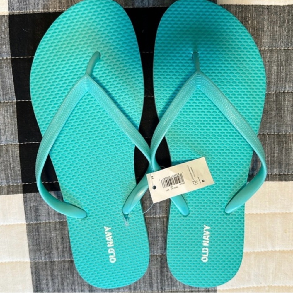 🌿 Teal Flip Flops